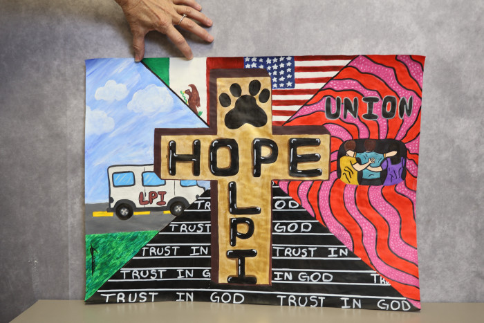 Size: 18 x 24