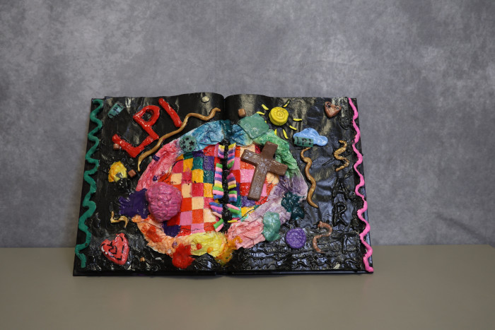 Size: 17 x 11